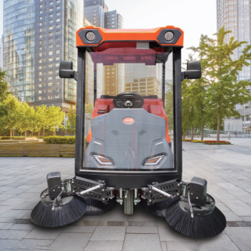 Ranger PLUS Electric Ride-On Sweeper