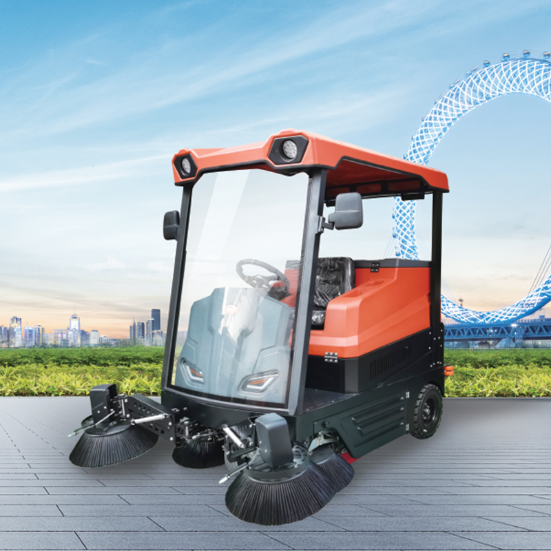 Ranger PLUS Electric Ride-On Sweeper