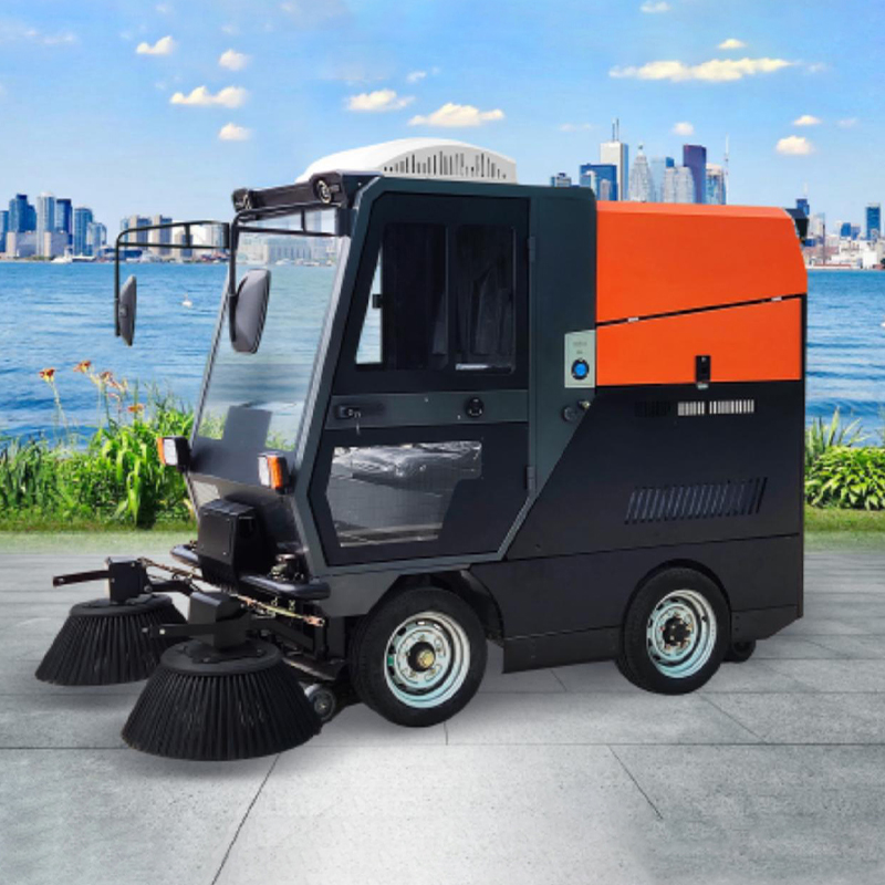 Land Cruiser No. 1 Electric Ride-On Sweeper