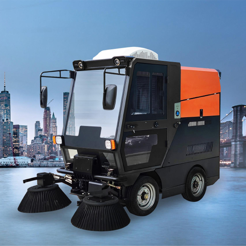 Land Cruiser No. 1 Electric Ride-On Sweeper